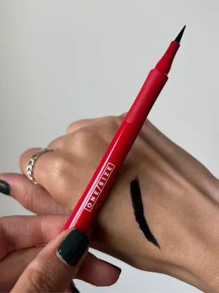 Point Made 24-hour Liquid Eyeliner Pen Waterproof