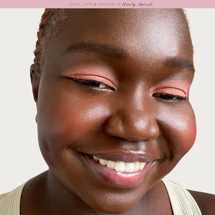 Glossy Lip Balm Nearly Apricot